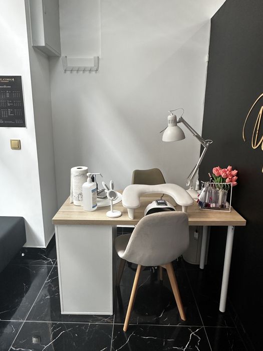 Stanowisko manicure pedycure