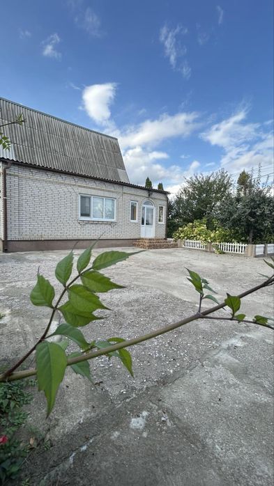 Продам гарний будинок 70км від м.Києва