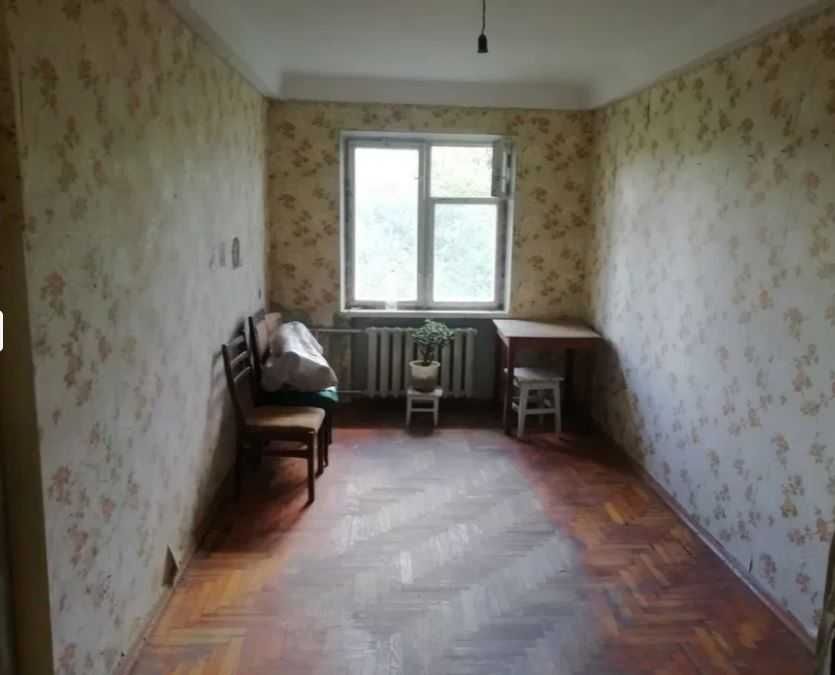 *Продається 2-о кімнатна квартира вул. МИХАЙЛОВА 5/5