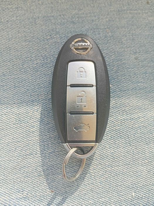 Ключ Нісан Теана 2007 року. Б.у. Nissan Teana.