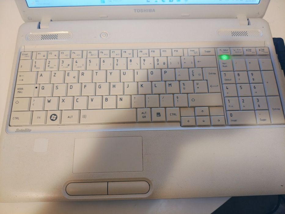 Portátil Toshiba i3