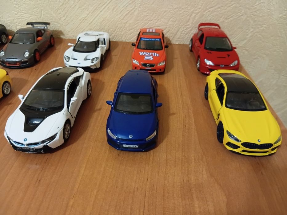 Металеві моделі машинок