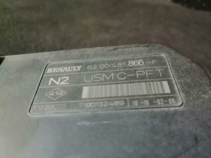 Caixa De Fusíveis Renault Megane Ii Três Volumes (Lm0/1_)