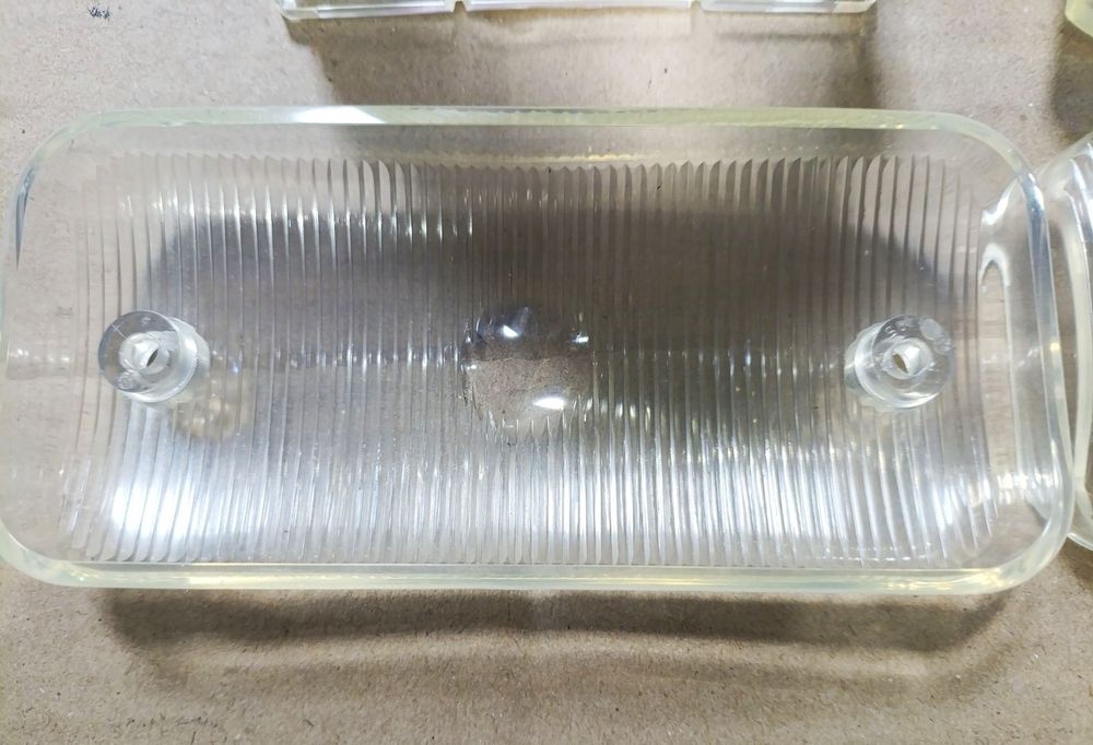 Стекла задних фонарей передних ГАЗ 21 Волга НОВЫЕ