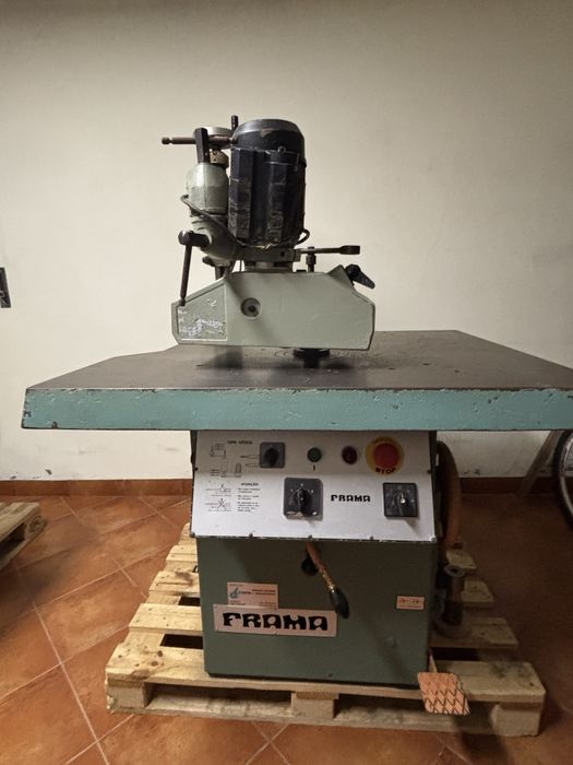 Topia Frama TV5 com alimentador