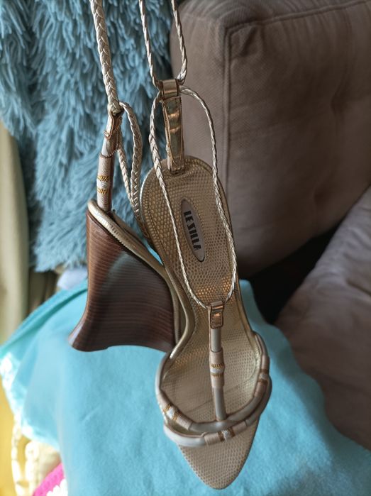 Sandały na koturnie złote roz 37 dl wk 23,3cm
