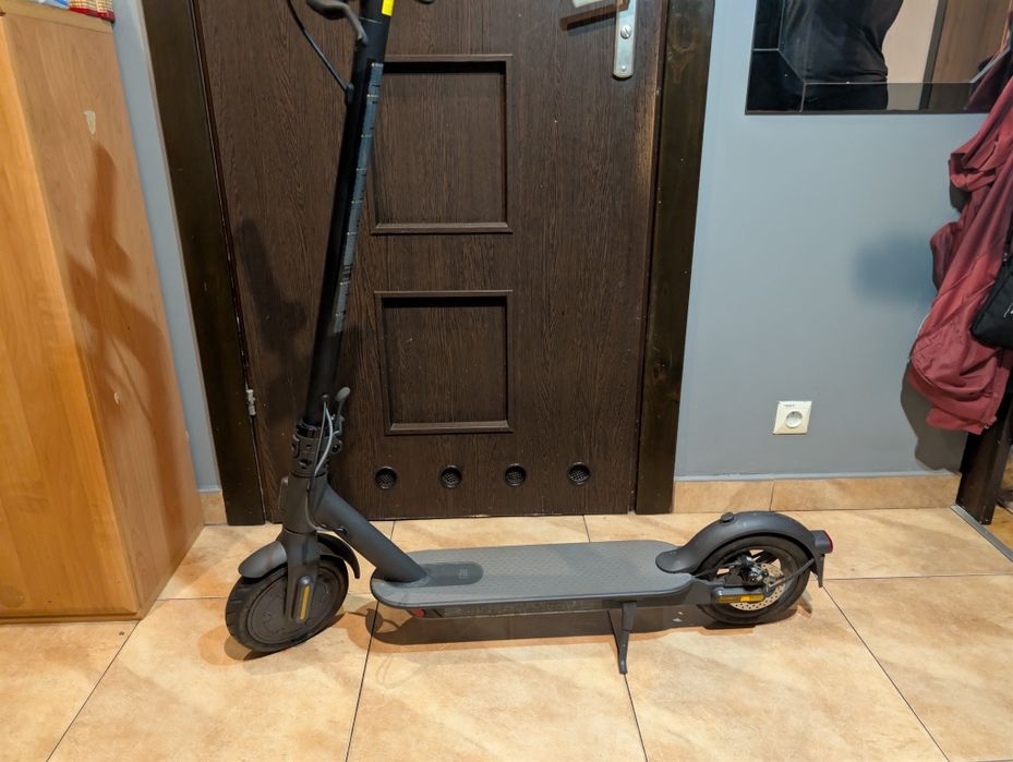 Hulajnoga elektryczna Mi Essential 250W