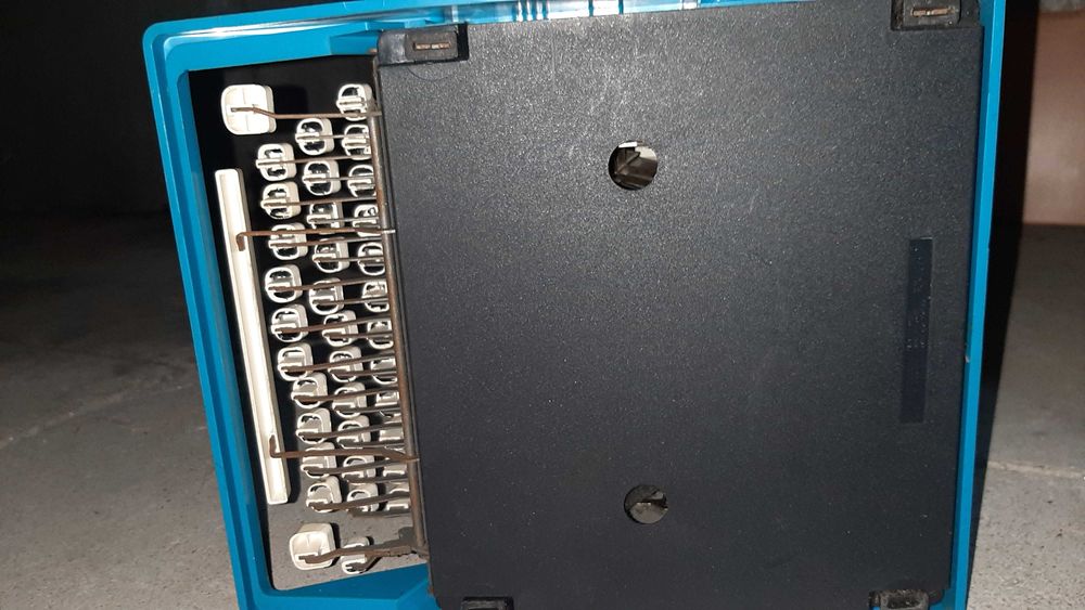 Máquina escrever Olivetti Lettera