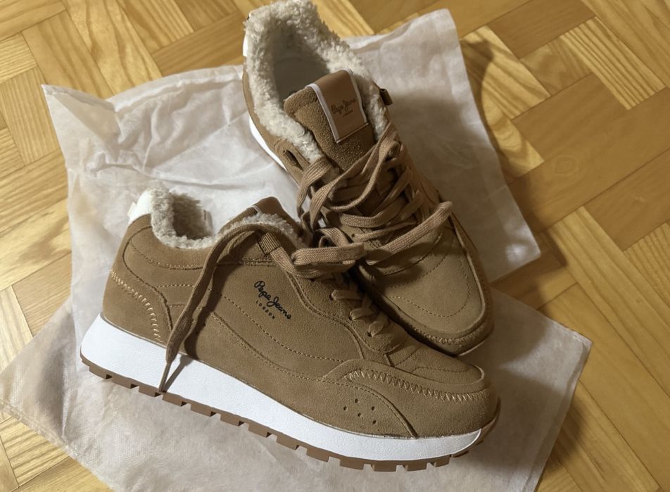 Кроссовки замшевые, зимные