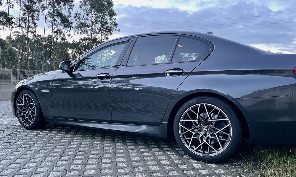 BMW Série 5 F10 Pack M (2010) | Full Extras | Ótimo Estado