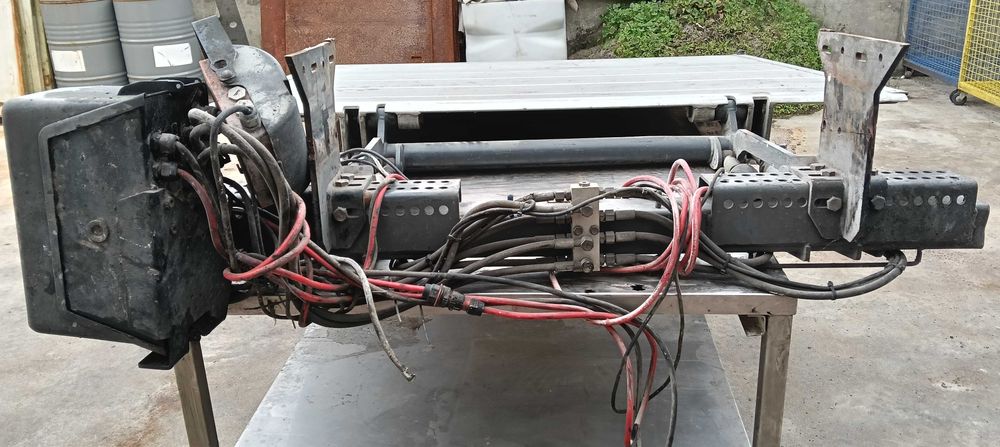 Zepro Z75-90S / Plataforma elevatória hidráulica montada em camião