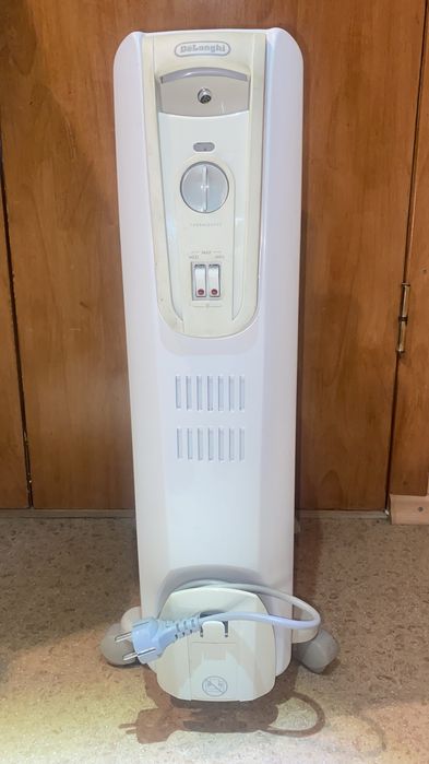 Масляний обігрівач DeLonghi