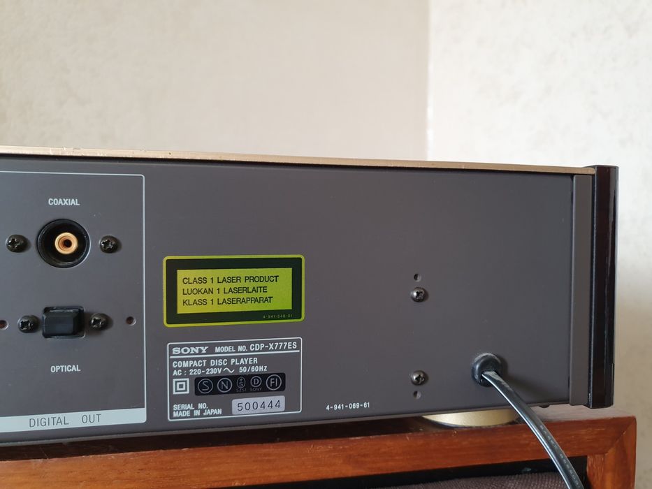 Odtwarzacz Sony CDP X777ES.