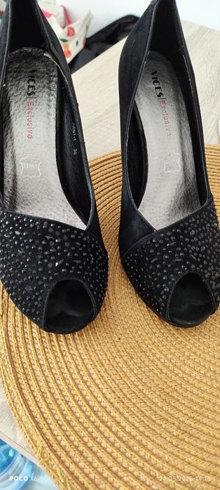 Buty na obcasie czarne