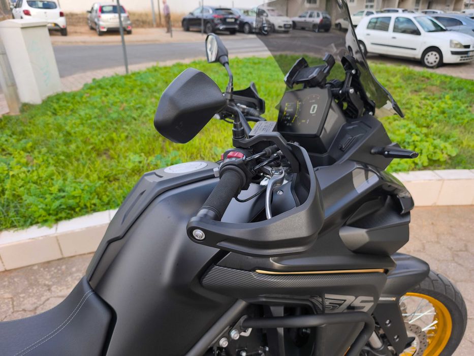 VOGE 525 DSX 2025 Como nova