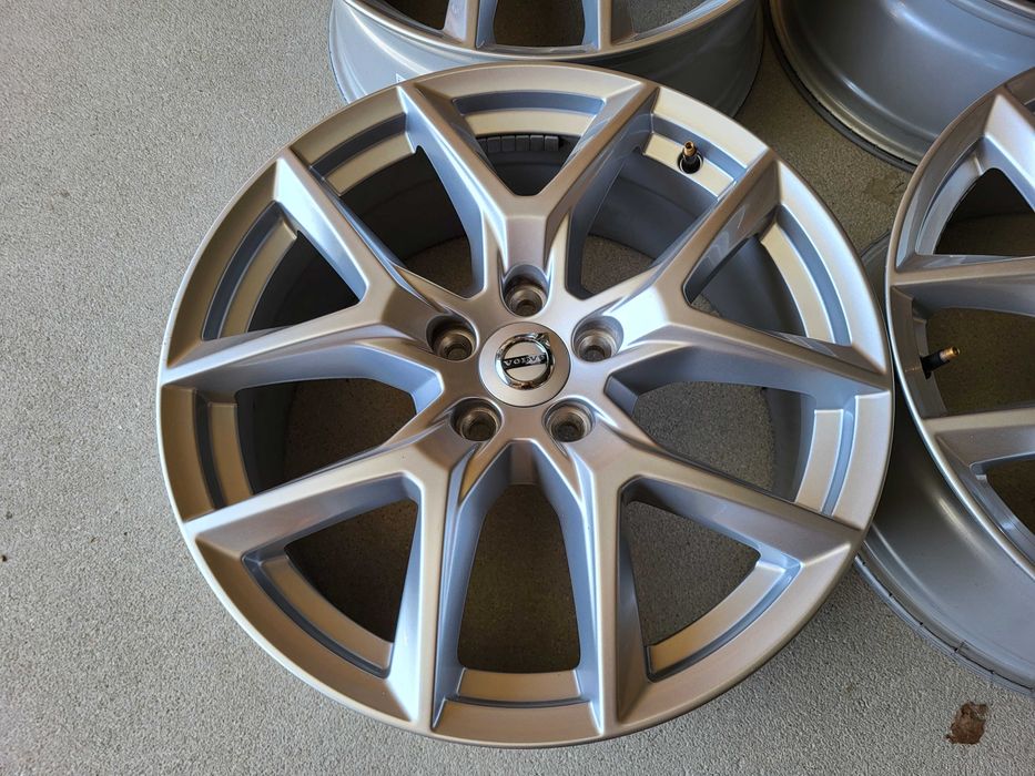 [792] Felgi aluminiowe 18 Cali 5x108 Oryginal VOLVO XC40 XC60 S60 ! !
