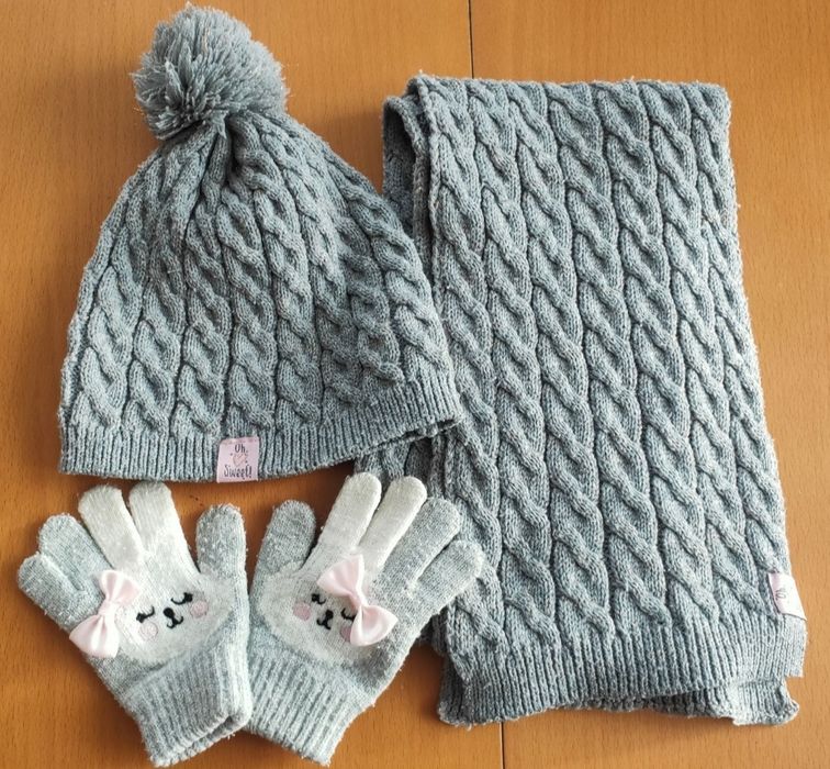 Czapka, szalik szare