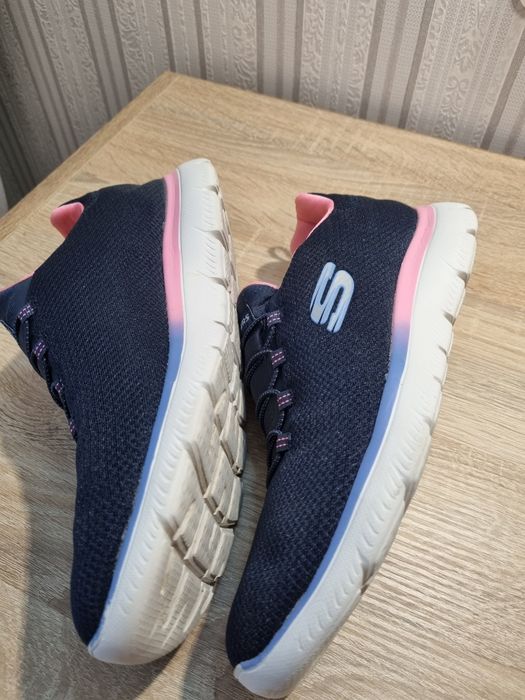 Жіночі кросівки Skechers 39розміру
