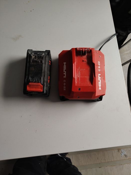Ładowarka hilti c6-22.  Bateria hilti b22-195
