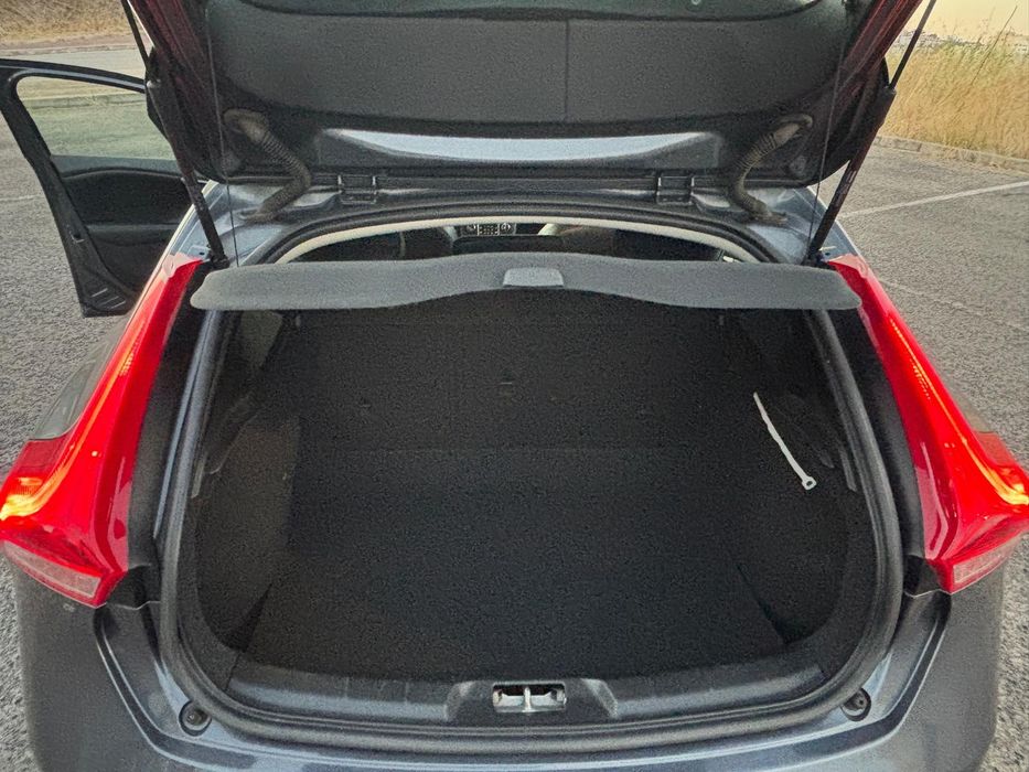 Volvo V40 — fotografia 11