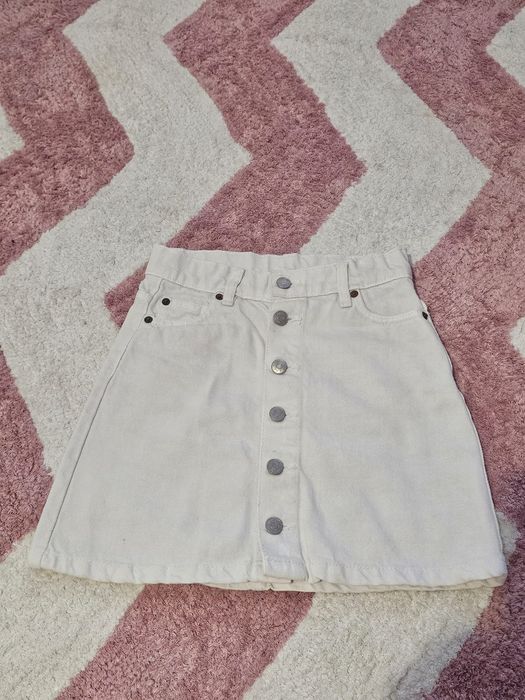 Sprzedam białą spódniczka smyk