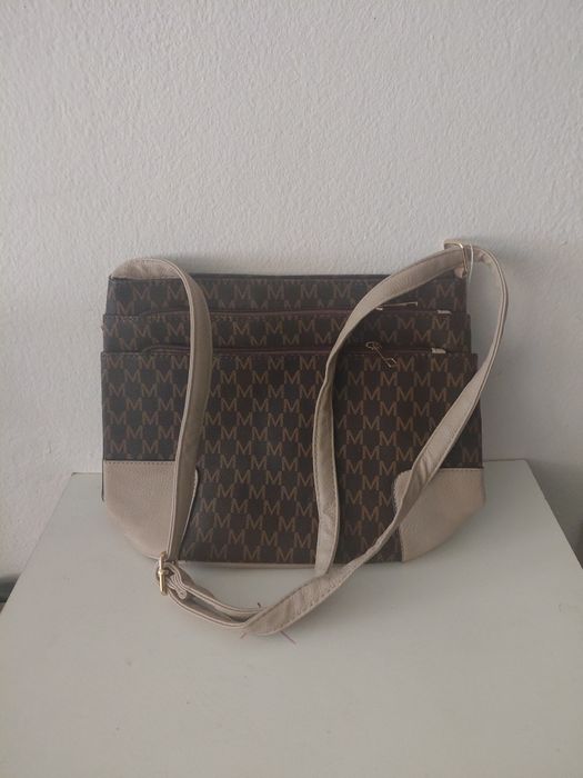 Mala de senhora em bom estado geral 5€