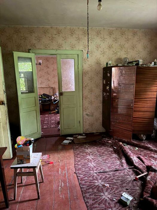Будинок у Пісківці 80 км до Києва, земля 14 сот, поруч Ліс. Школа, садочок, електричка, лікарня. Можна сертифікат