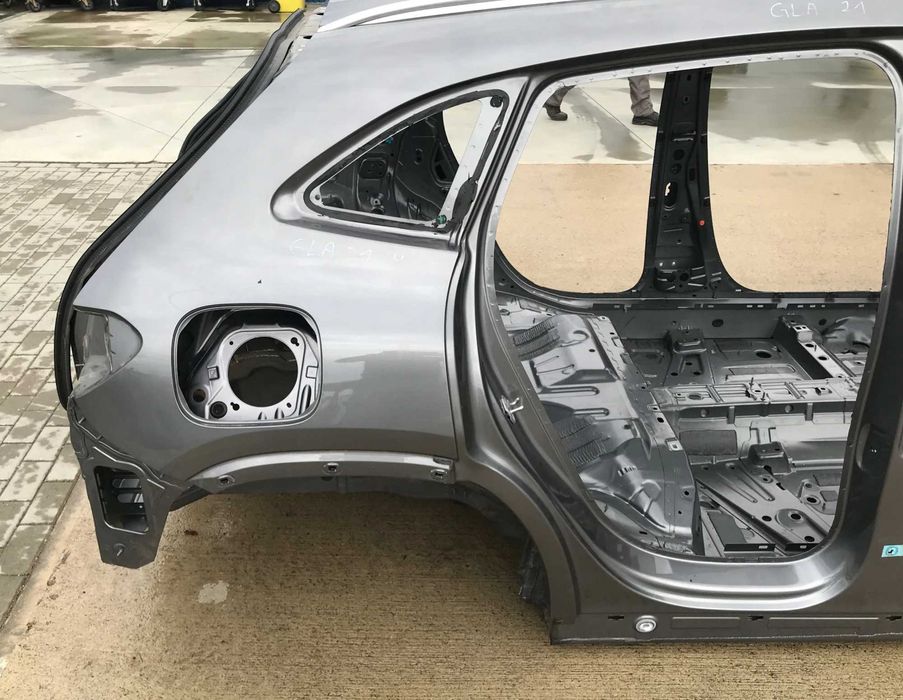 Четверть Mercedes GLA H247 W247 крило кузов разборка