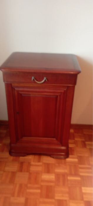 Movel de apoio maçiço em cerejeira