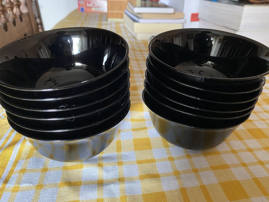 Conjunto (36unid) pratos e taças como novos, sem riscos, 36 unid