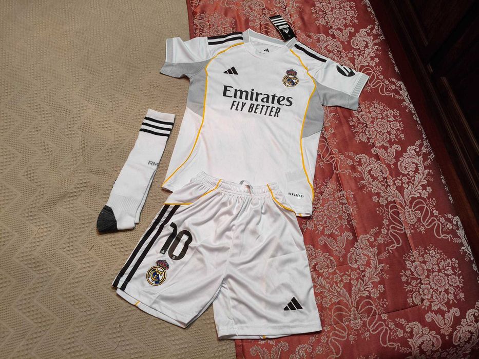 Camisola Criança Mbappe Equipamento Real Madrid | NOVO