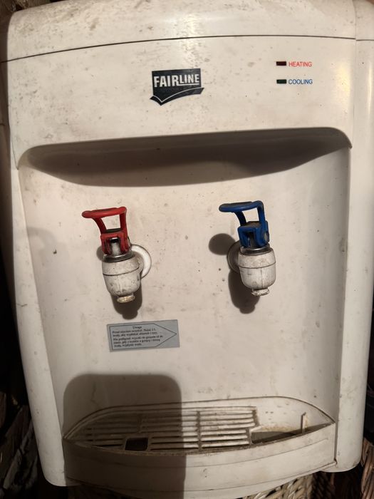 Dystrubutor wody na butelki 18,9l