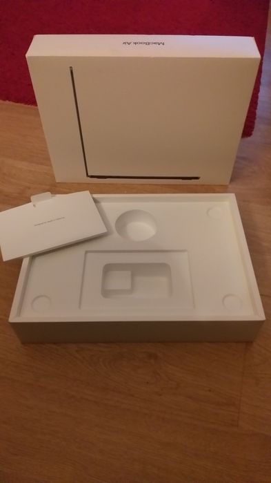 Caixas Apple Macbook e ipad440988040839843840