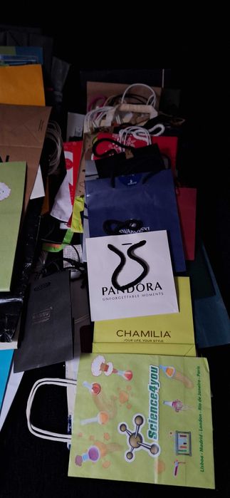 Vendo coleção de 150 sacos de papel de várias lojas, todos diferentes.