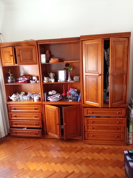 Vendo Armário de madeira