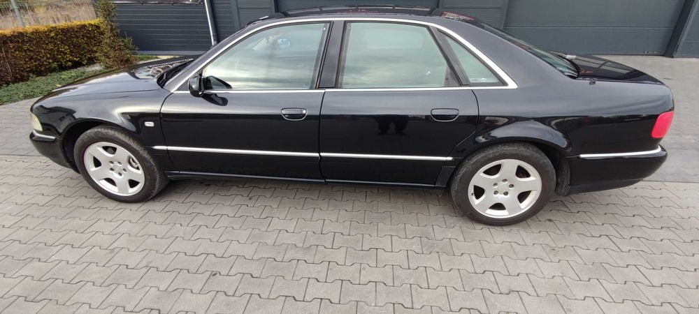 Audi A8 D2 2.8 V6 quattro
