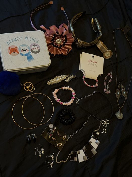 Лот украшений прикрас сережки колье браслет коробка брелок пампон