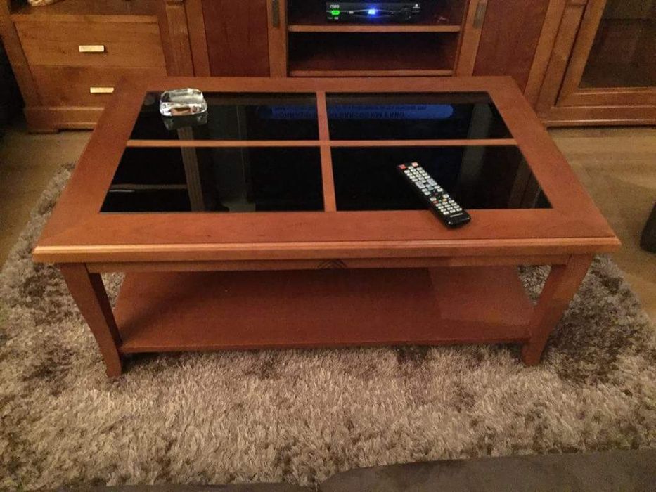 Mesa centro em cerejeira