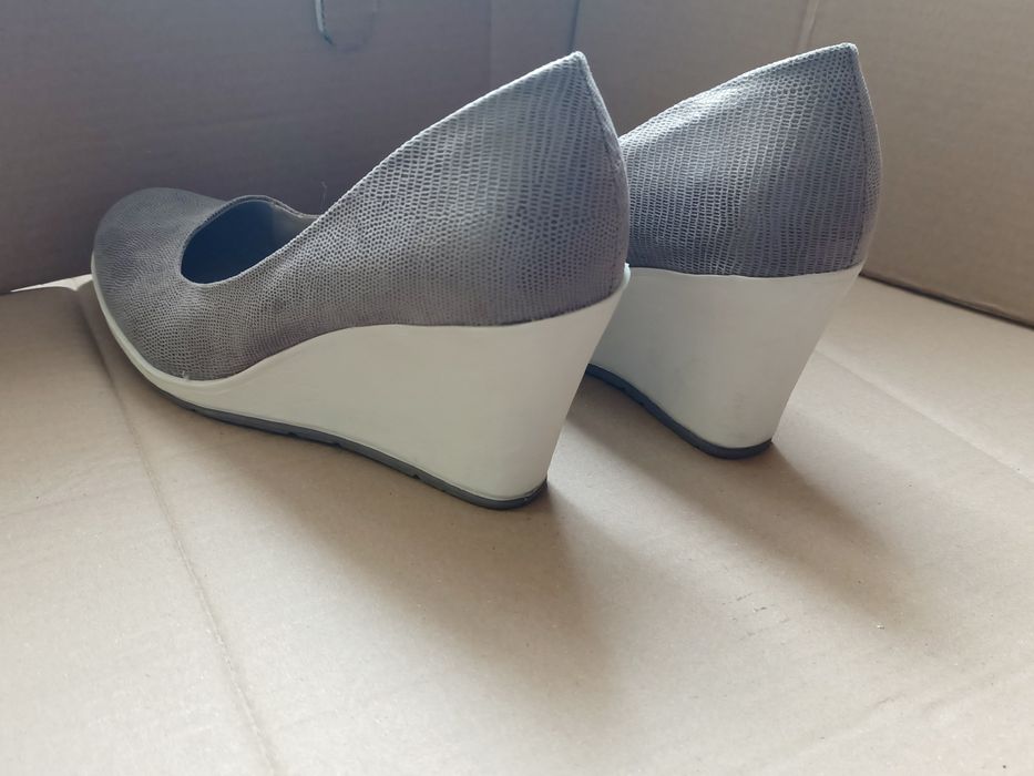 Półbuty damskie na koturnie rozmiar 39