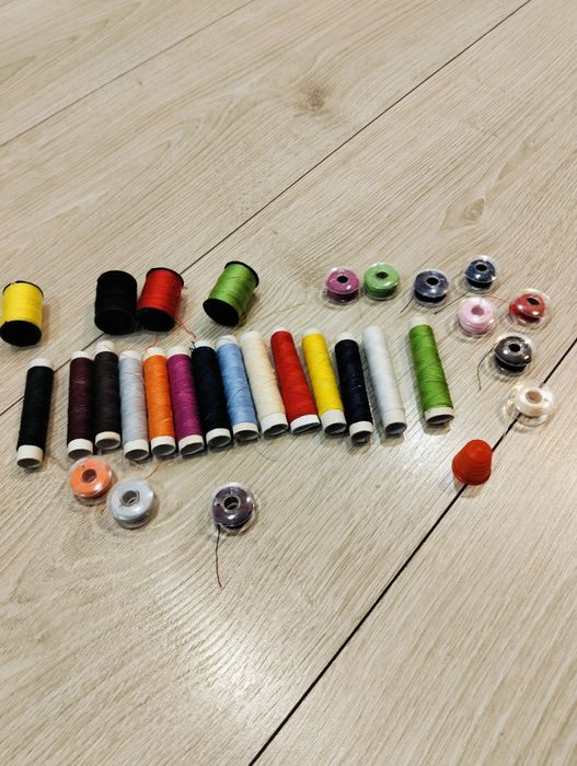 Maszyna do szycia Łucznik+zestaw nici