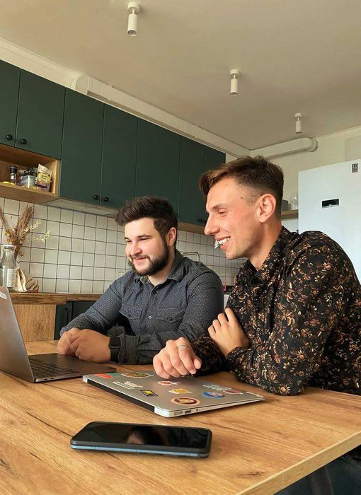 Вчитель програмування, ментор, викладач: JS, PHP, Python, C#, C++