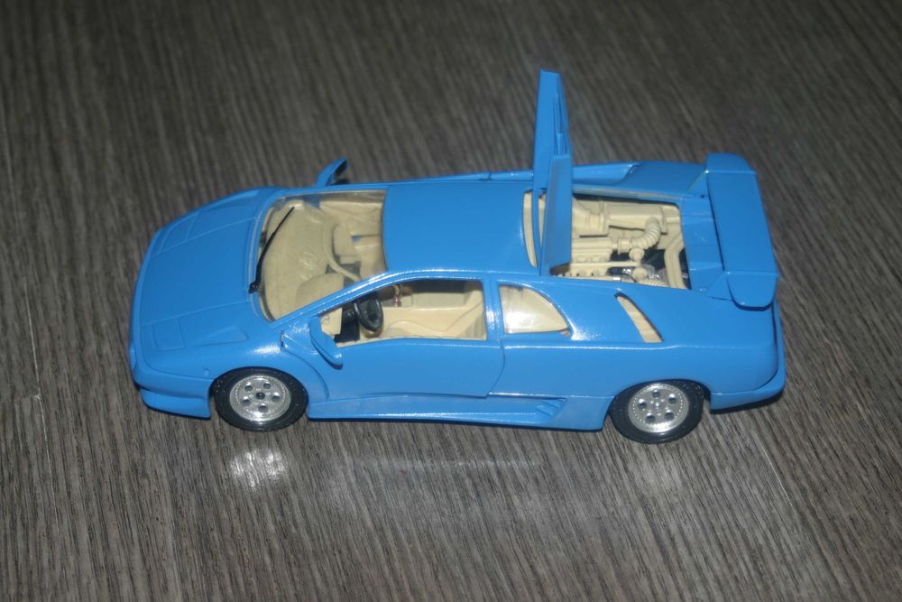 1/24  Lamborghini diablo 1990