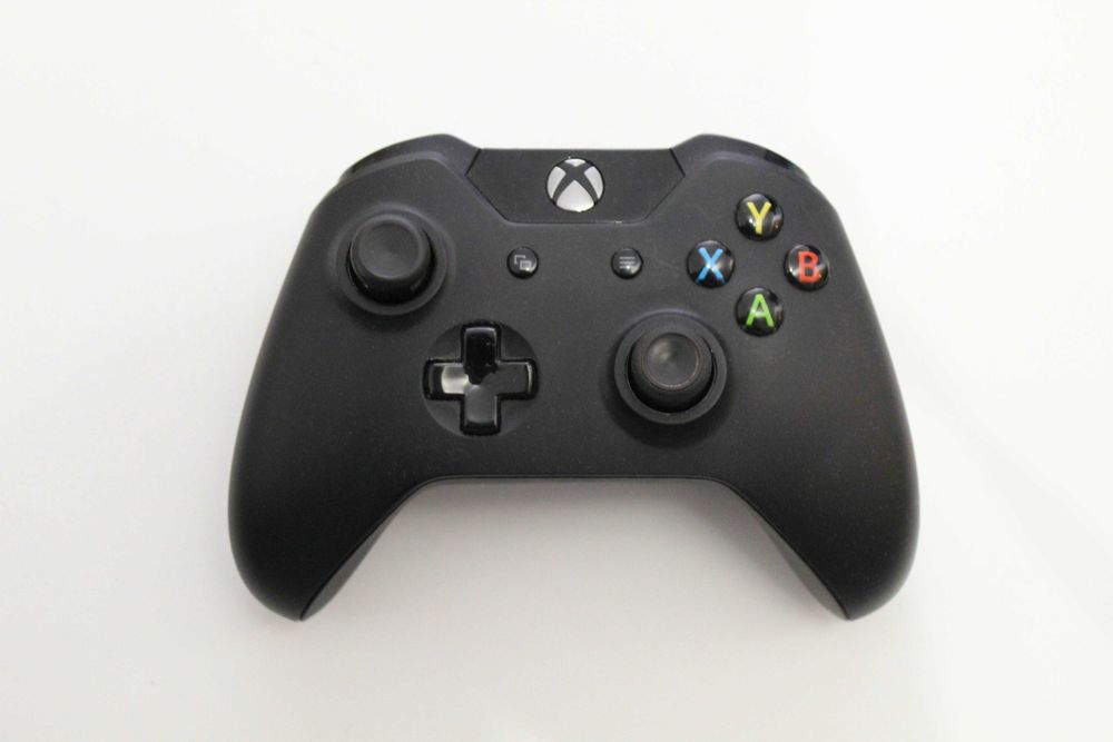 Consola Xbox One 1TB SSD (Upgrade) + Comando