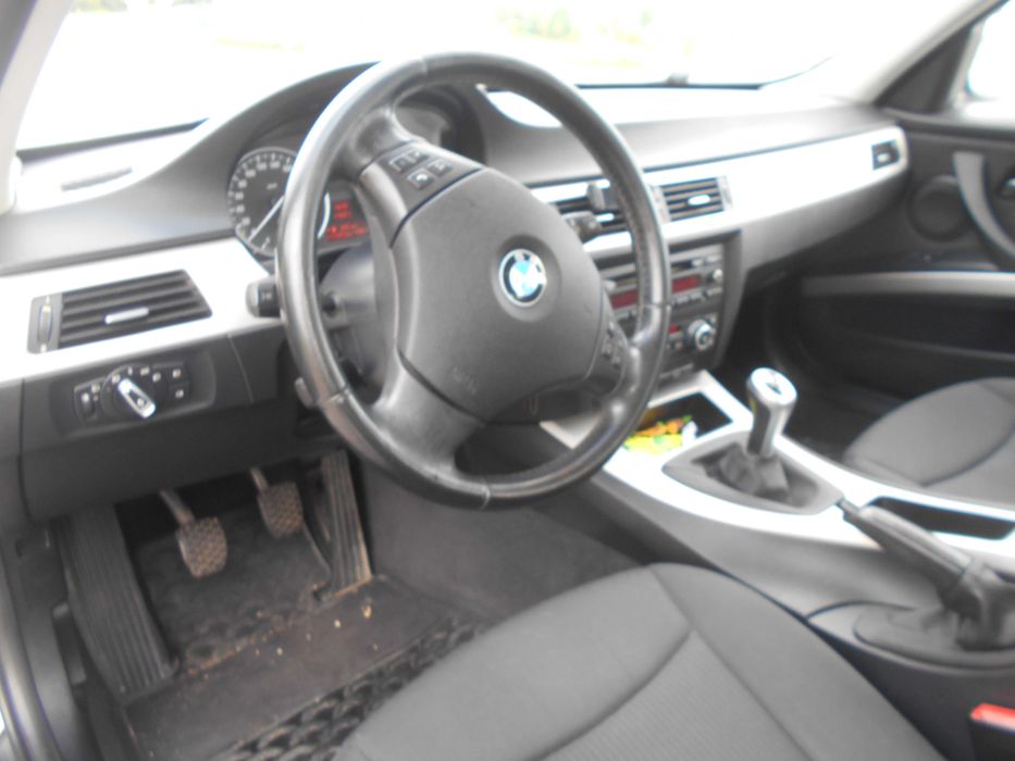BMW 320 — fotografia 8
