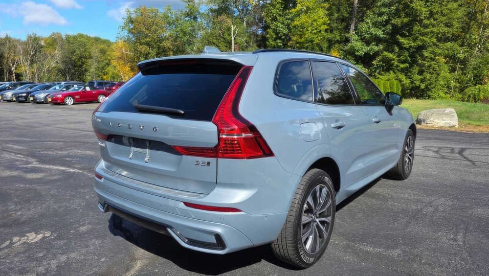 Volvo XC60 B5 Plus Dark Theme      2023