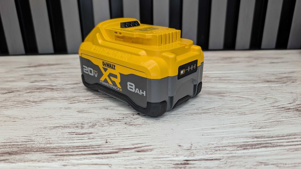 Акумулятор, батарея DeWALT DCB2108 8Ah POWERPACK