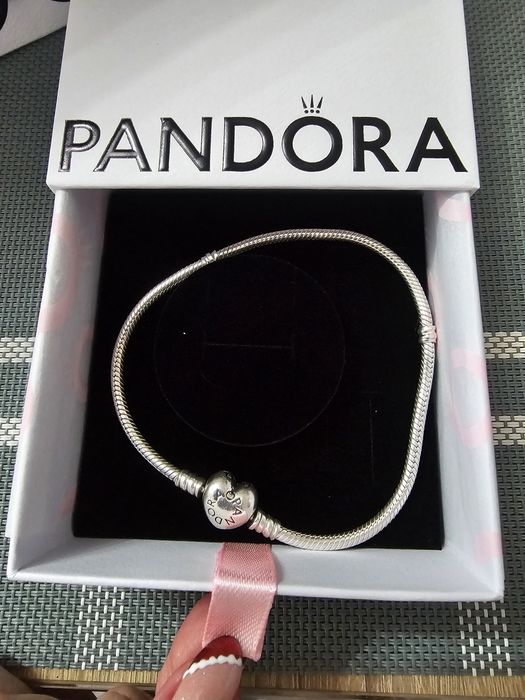 Bransoletka Pandora na charmsy
