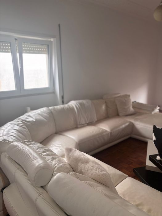 Sofá  em pele  branco