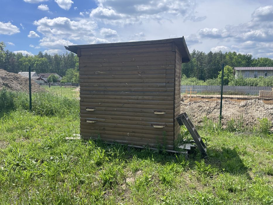 Апібудинок, Апидомик.