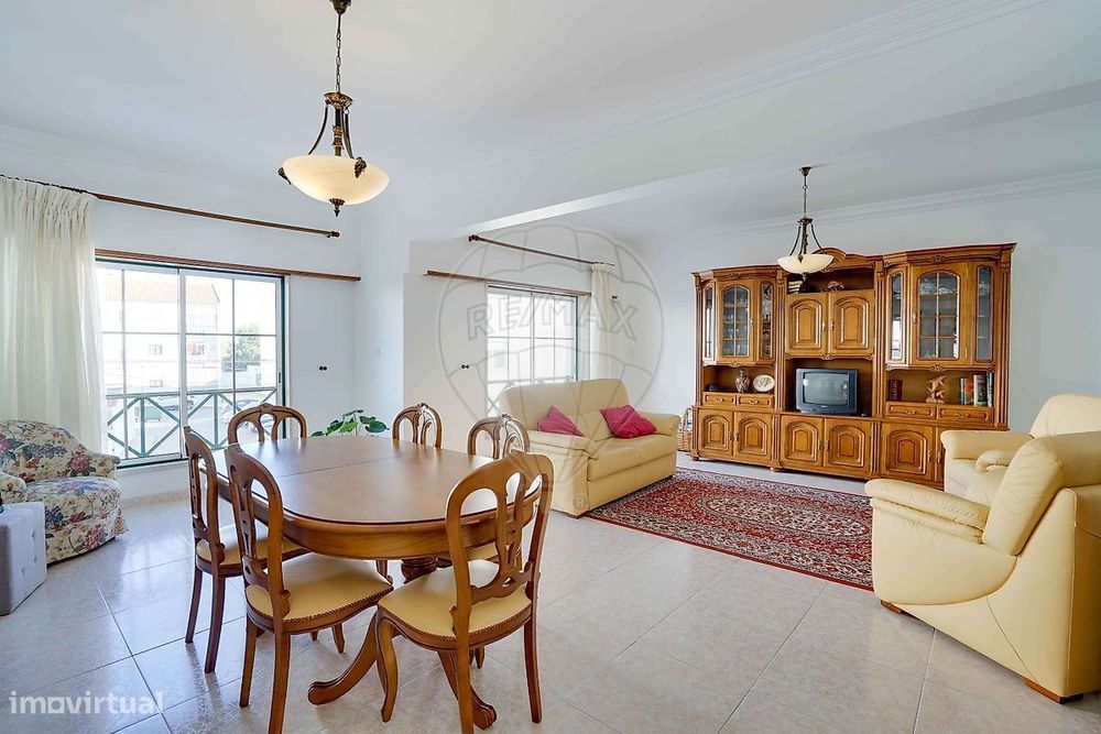 Apartamento T3 para venda — Samora Correia, Santarém